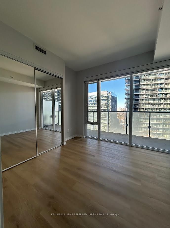 101 Peter St, unit 1611 for rent