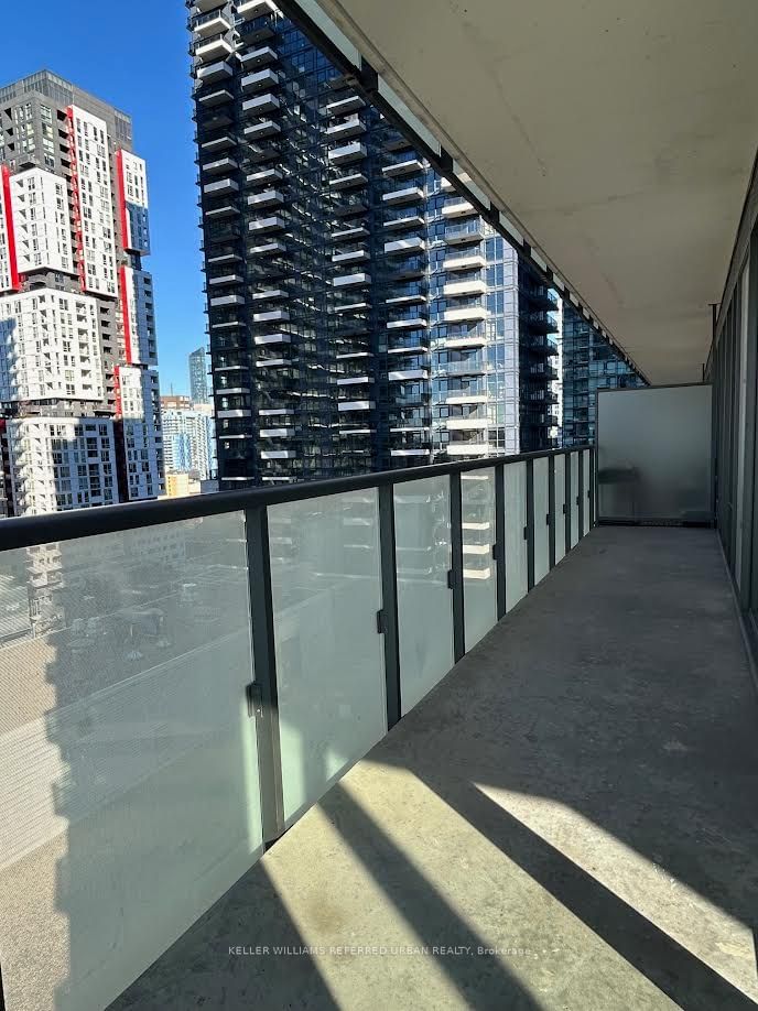 101 Peter St, unit 1611 for rent