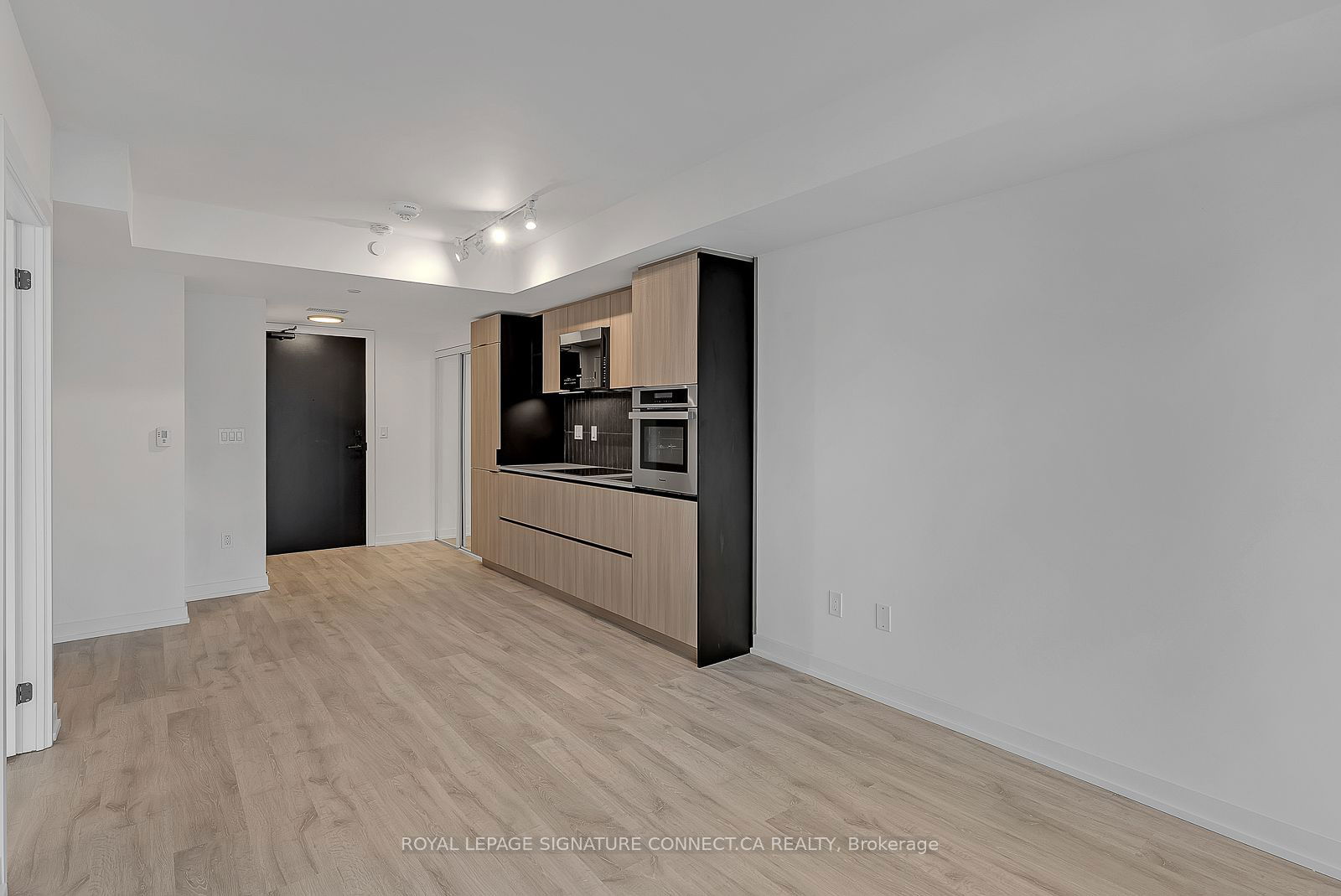 2 Augusta Ave, unit 504 for rent