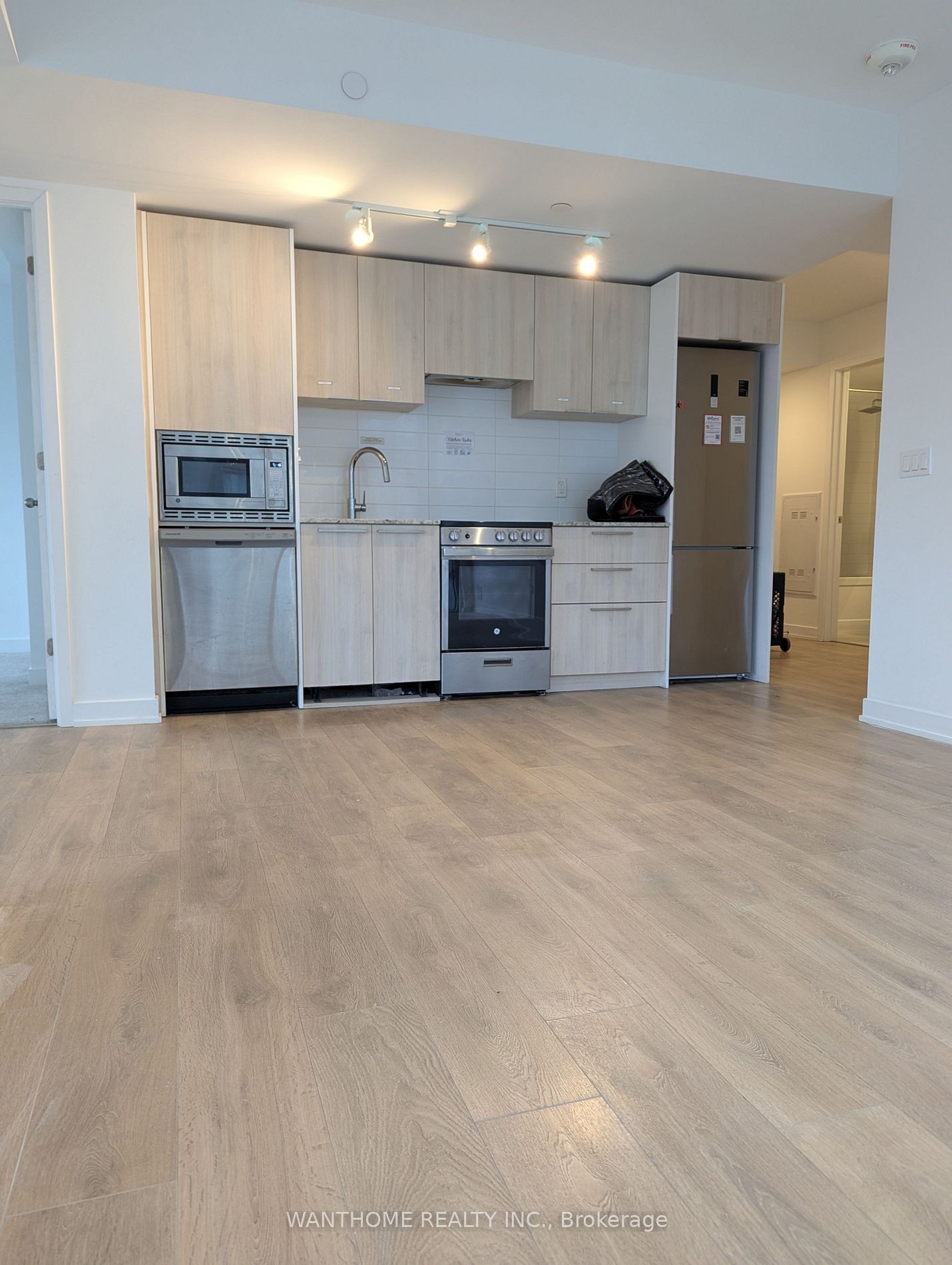 501 Yonge St, unit 2205 for rent