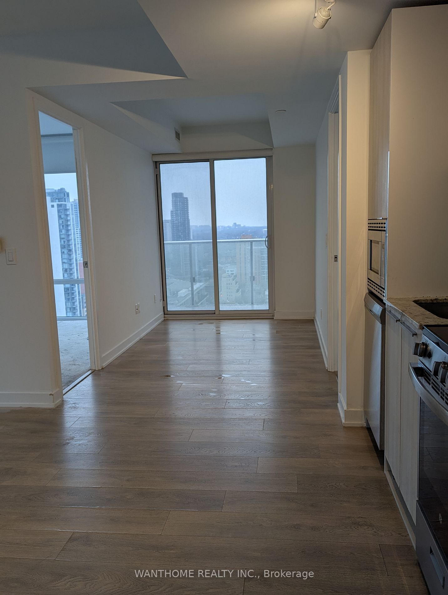 501 Yonge St, unit 2205 for rent