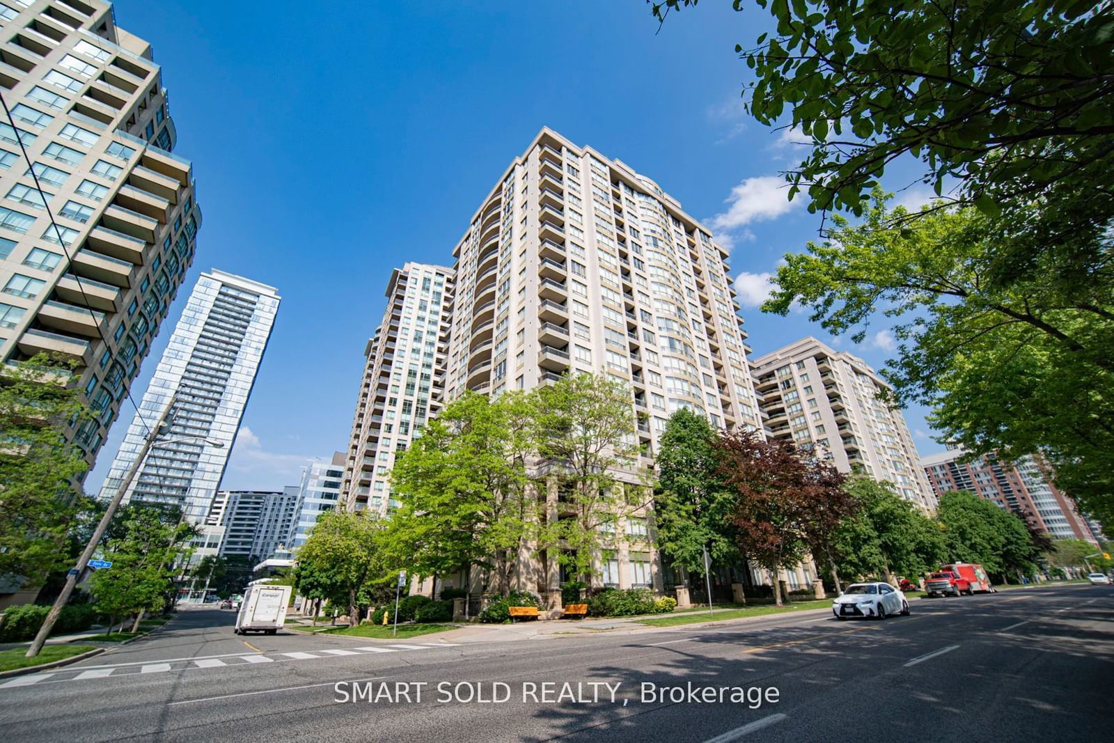 256 Doris Ave, unit PH210 for sale