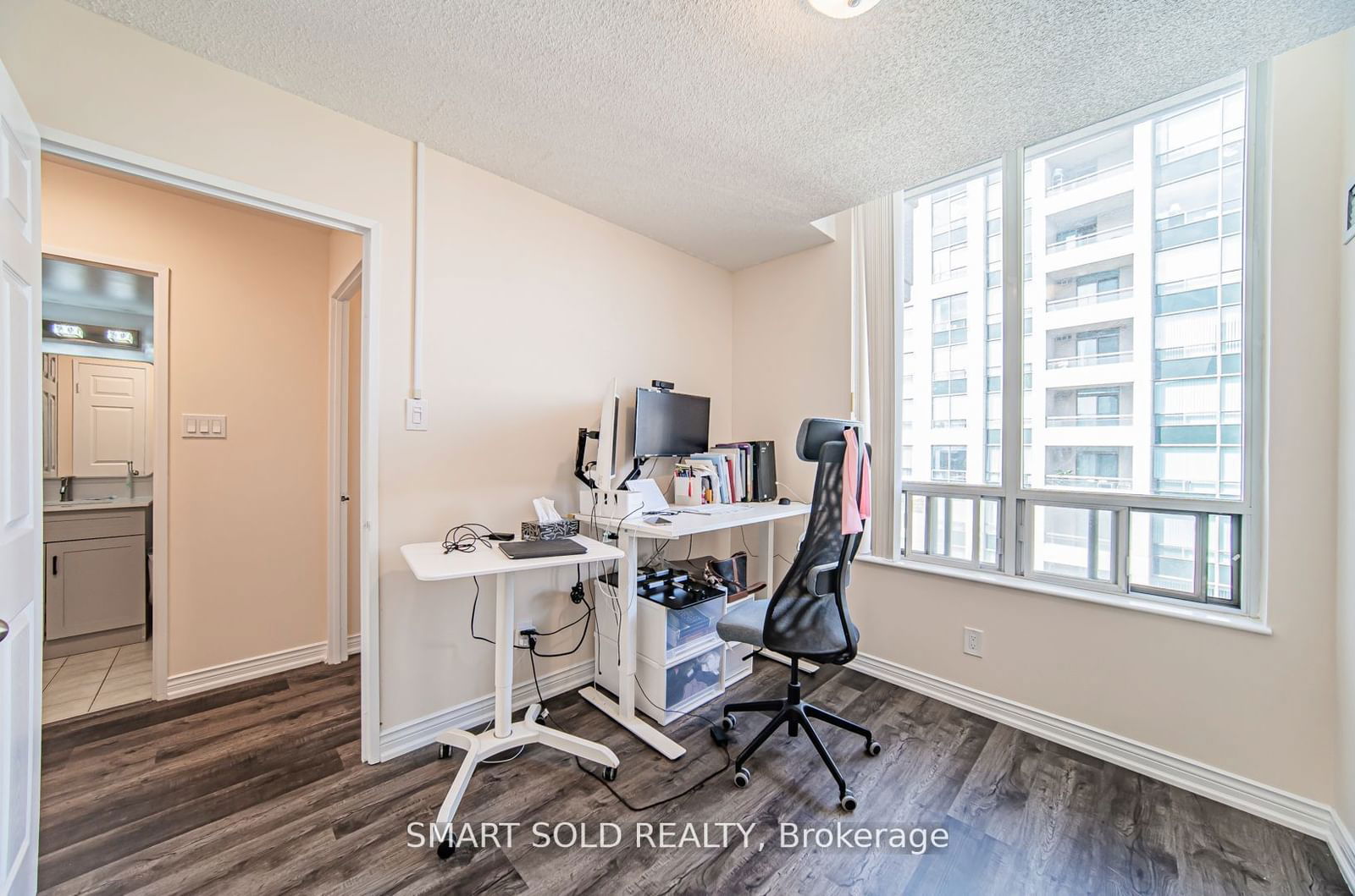 256 Doris Ave, unit PH210 for sale