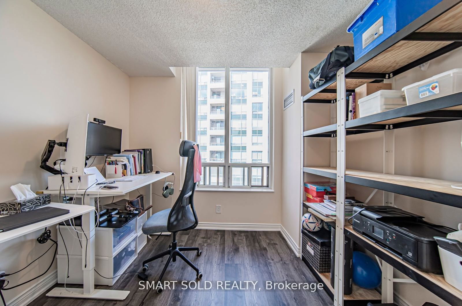 256 Doris Ave, unit PH210 for sale