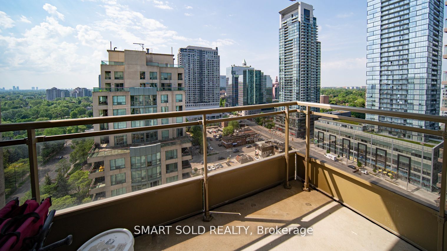 256 Doris Ave, unit PH210 for sale