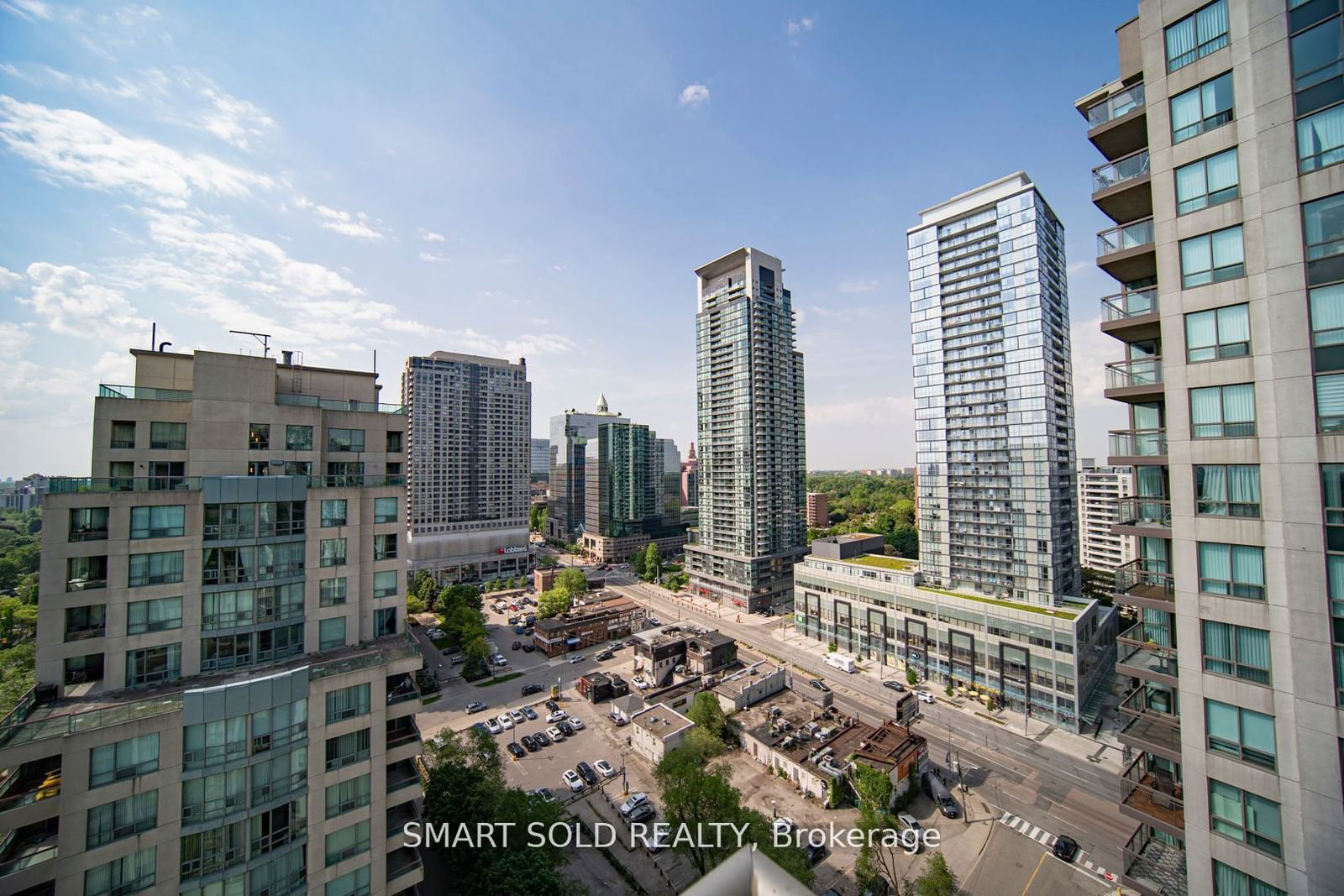 256 Doris Ave, unit PH210 for sale