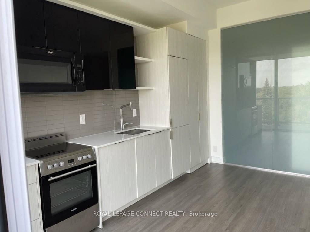 6 Parkwood Ave, unit 810 for rent