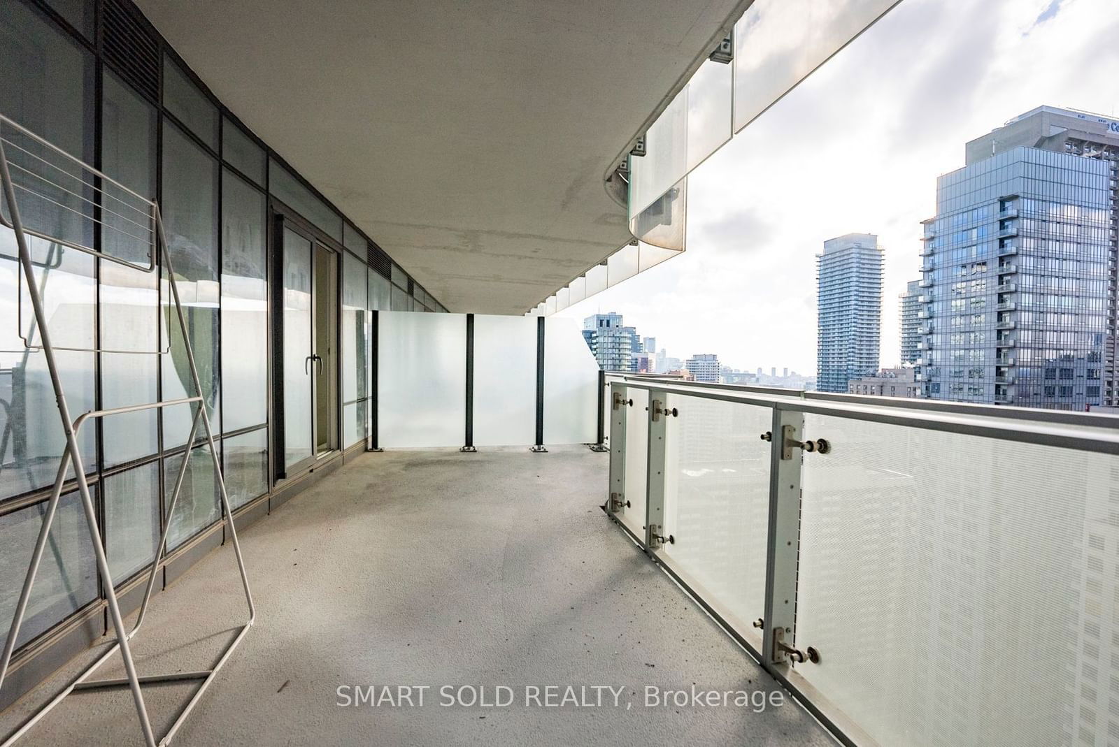 1 Bloor St E, unit 2508 for rent