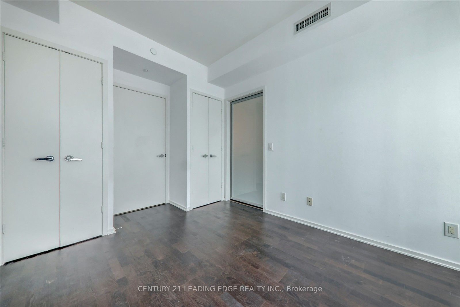 1 Bloor St E, unit 416 for rent