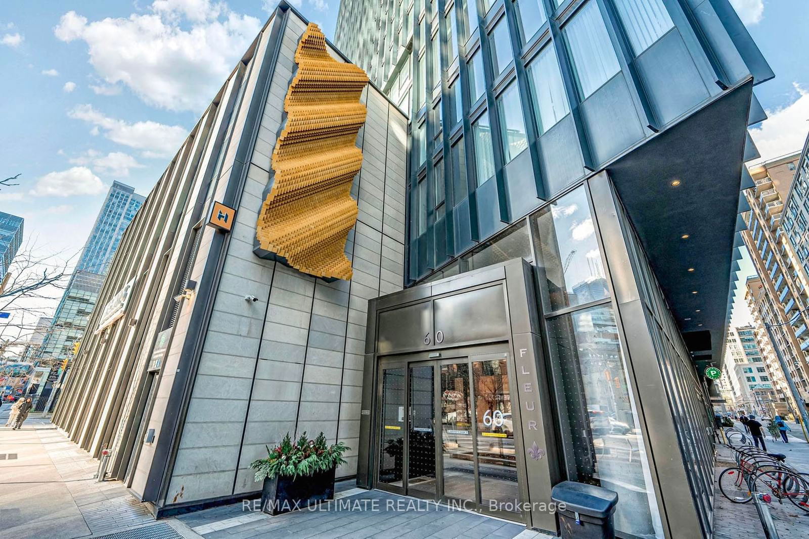 60 Shuter St, unit 1012 for sale