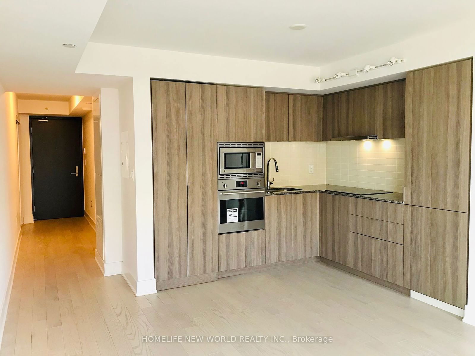 955 Bay St, unit 2011 for rent