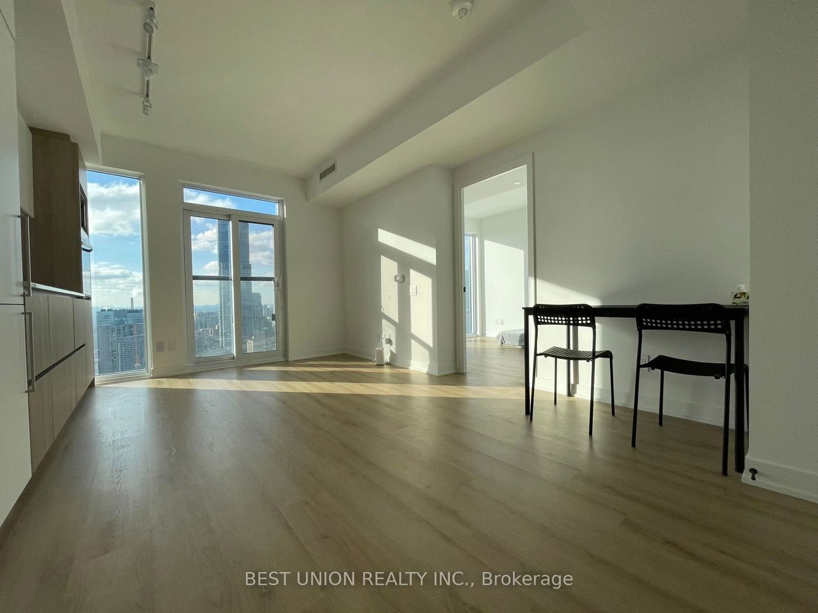 319 Jarvis St, unit 4705 for rent