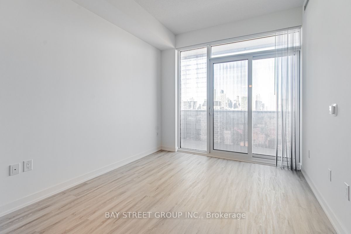 55 cooper St, unit 3202 for sale