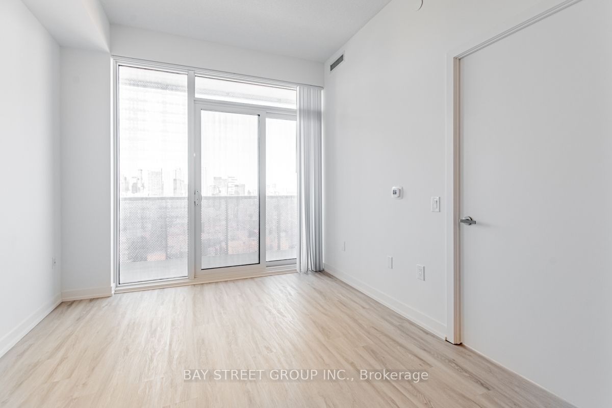 55 cooper St, unit 3202 for sale