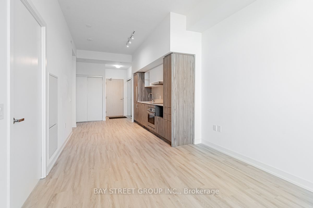 55 cooper St, unit 3202 for sale