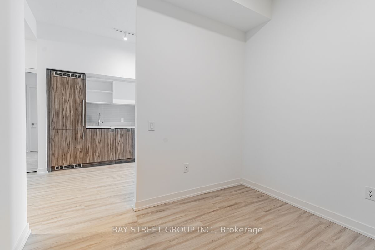 55 cooper St, unit 3202 for sale