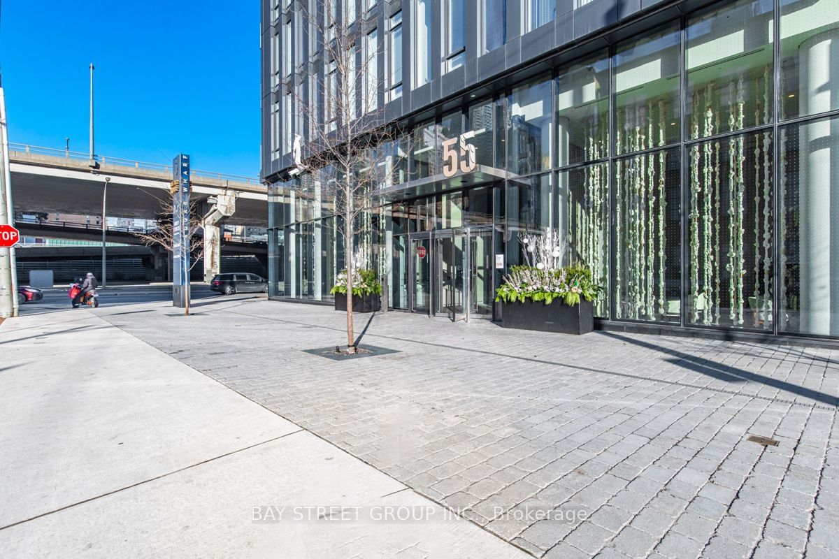 55 cooper St, unit 3202 for sale