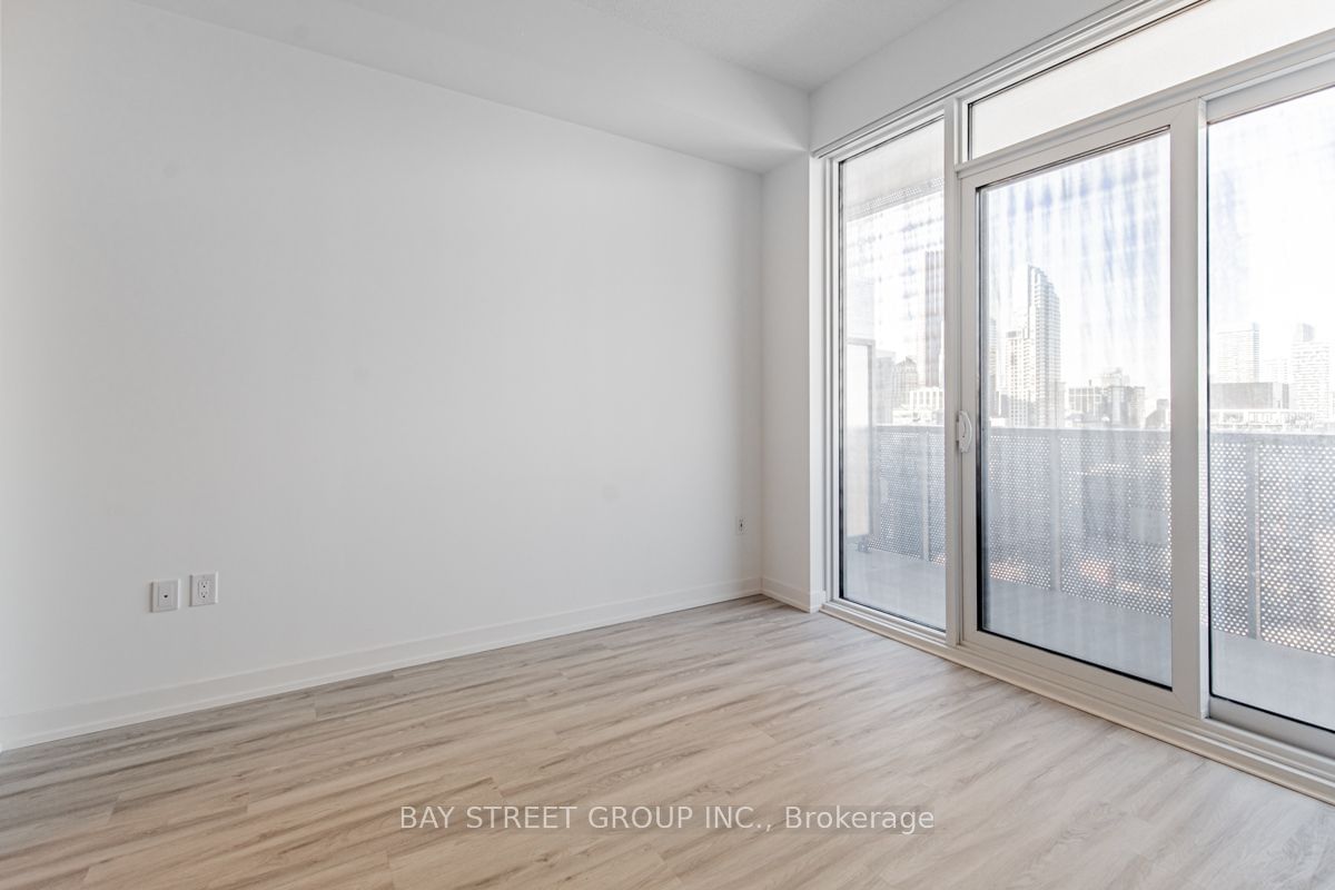 55 cooper St, unit 3202 for sale