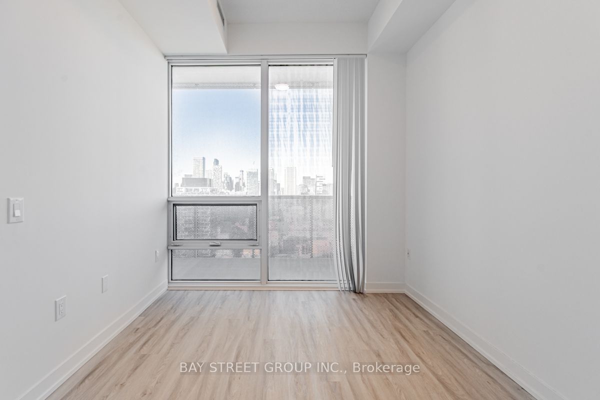 55 cooper St, unit 3202 for sale