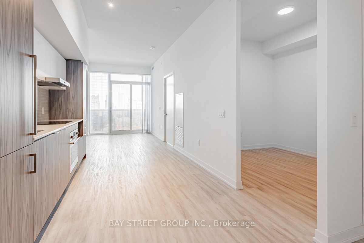 55 cooper St, unit 3202 for sale