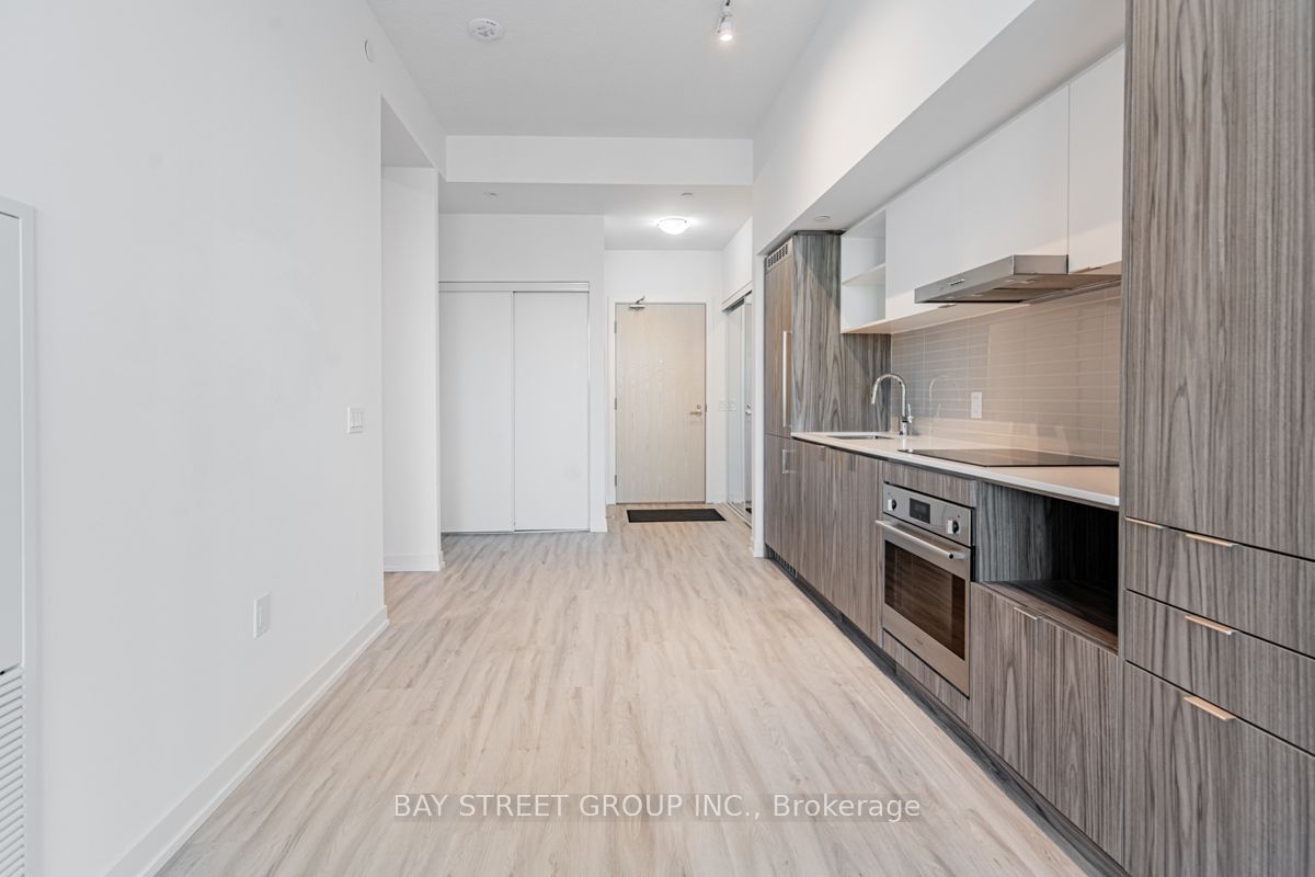 55 cooper St, unit 3202 for sale