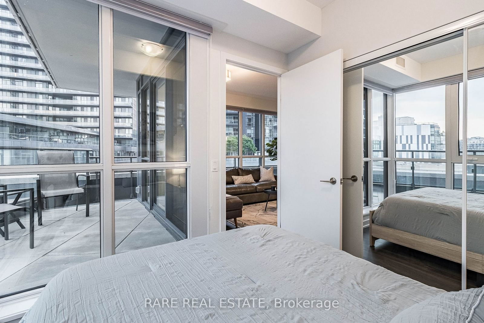 38 Iannuzzi St, unit 806 for rent