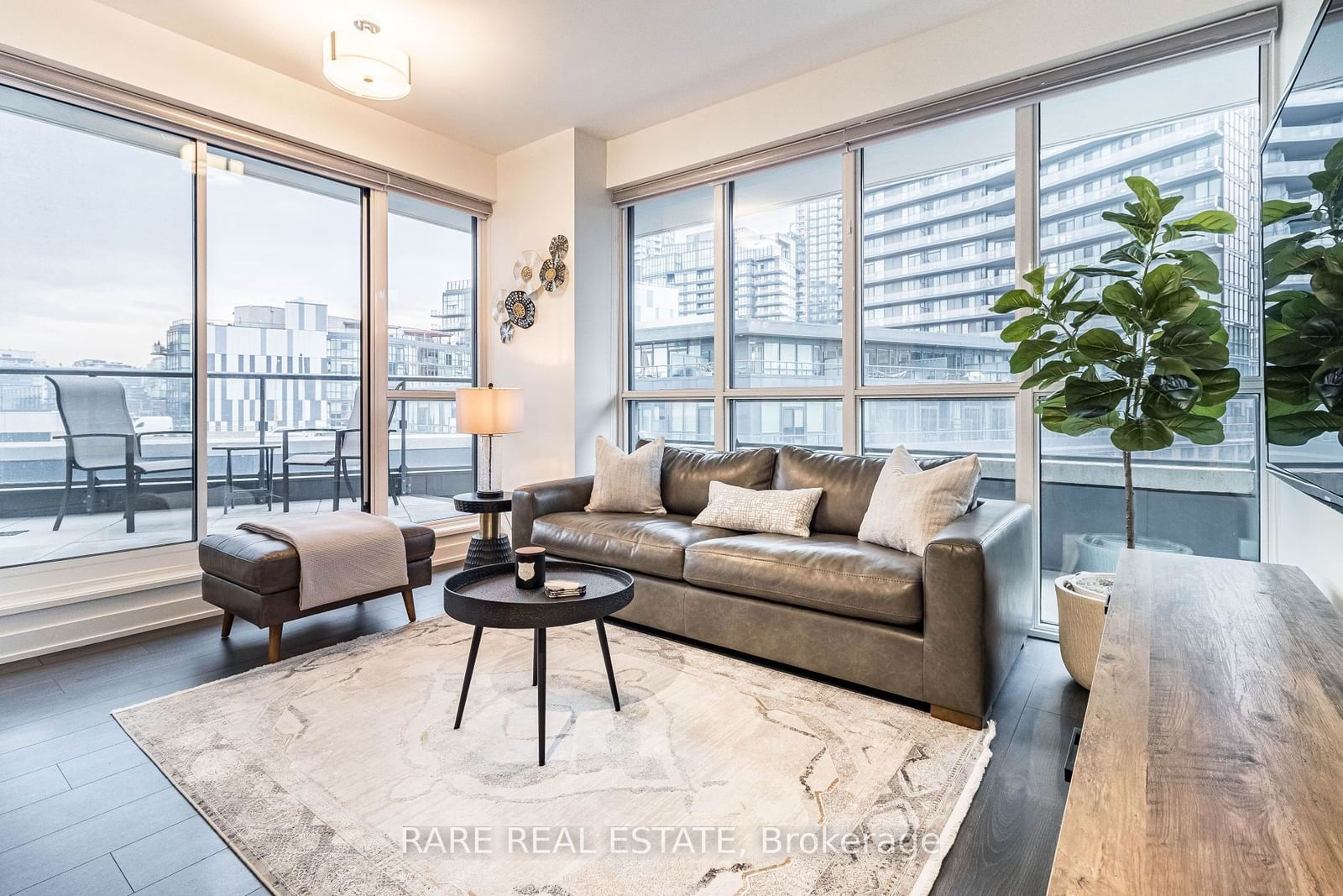 38 Iannuzzi St, unit 806 for rent