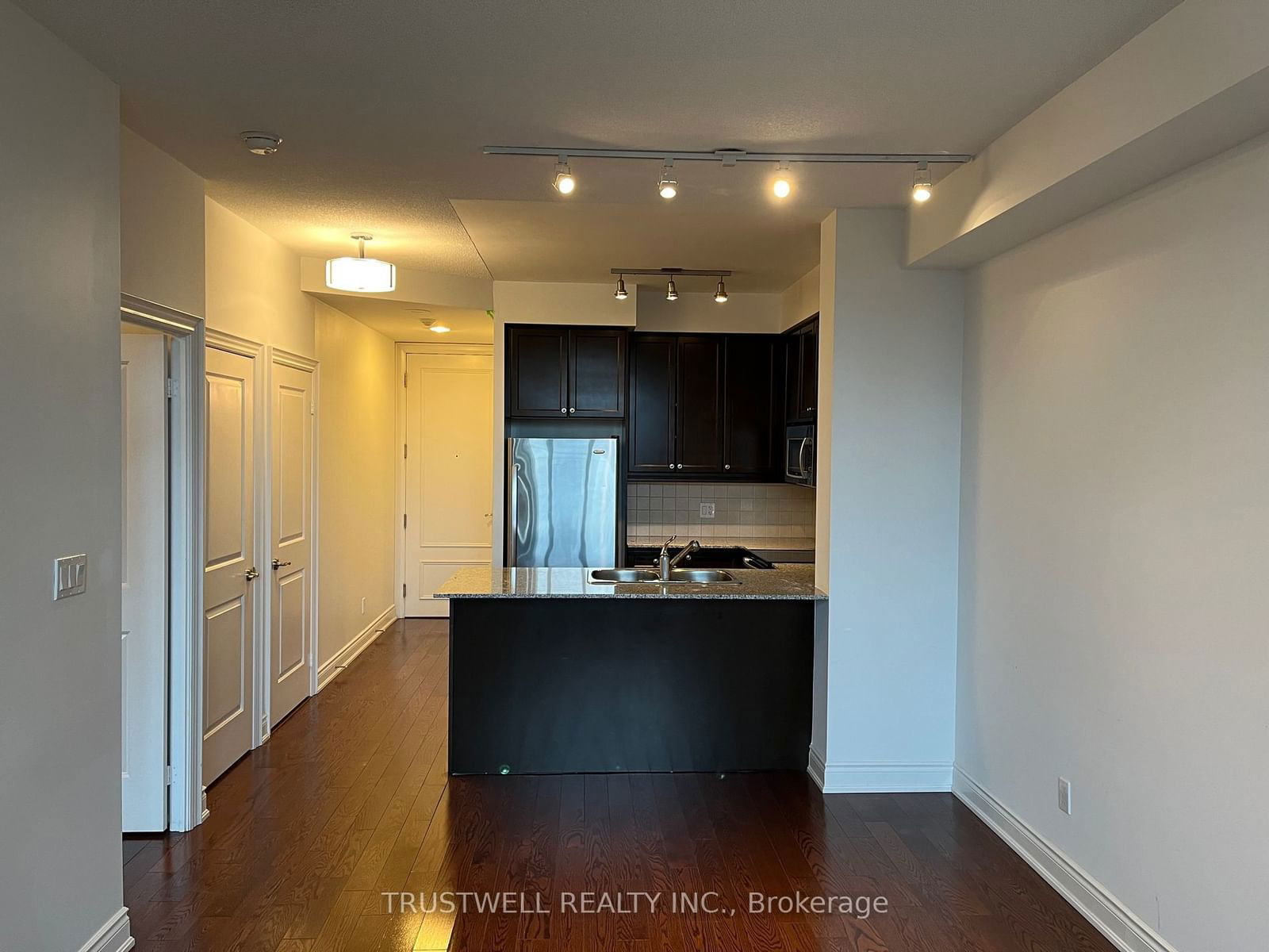 10 Bloorview Pl, unit 517 for rent