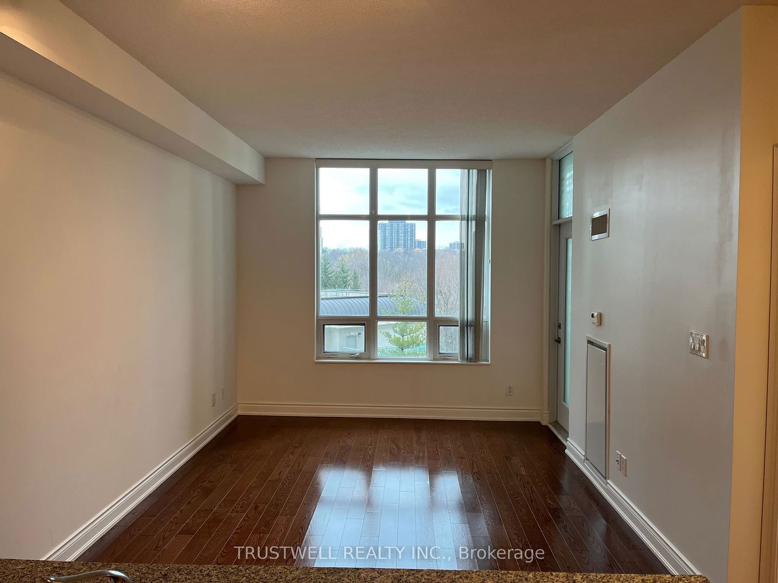 10 Bloorview Pl, unit 517 for rent