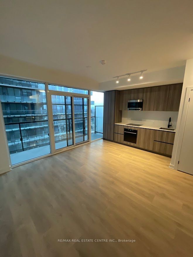 127 Broadway Ave, unit 1807 for rent