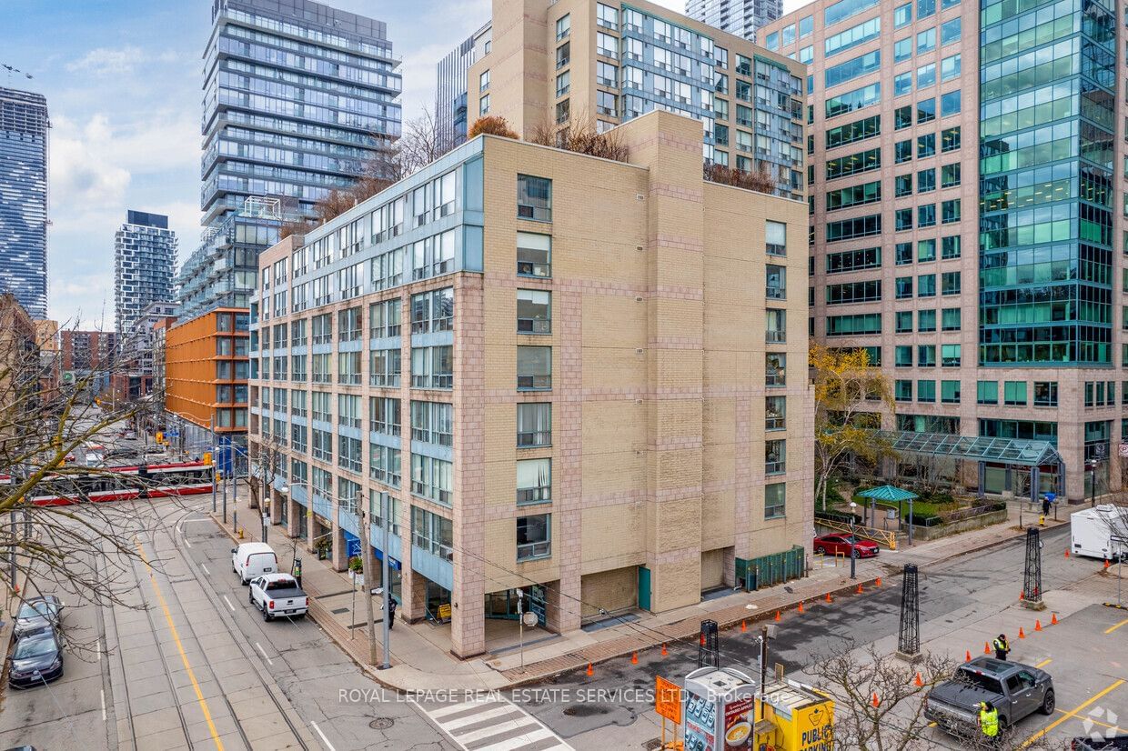 King Plaza, Downtown, Toronto