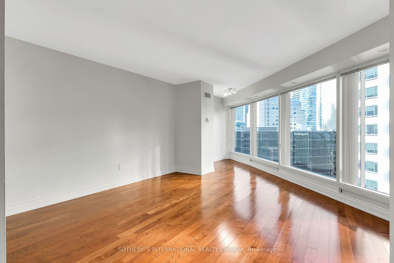 33 University Ave, unit 2108 for rent