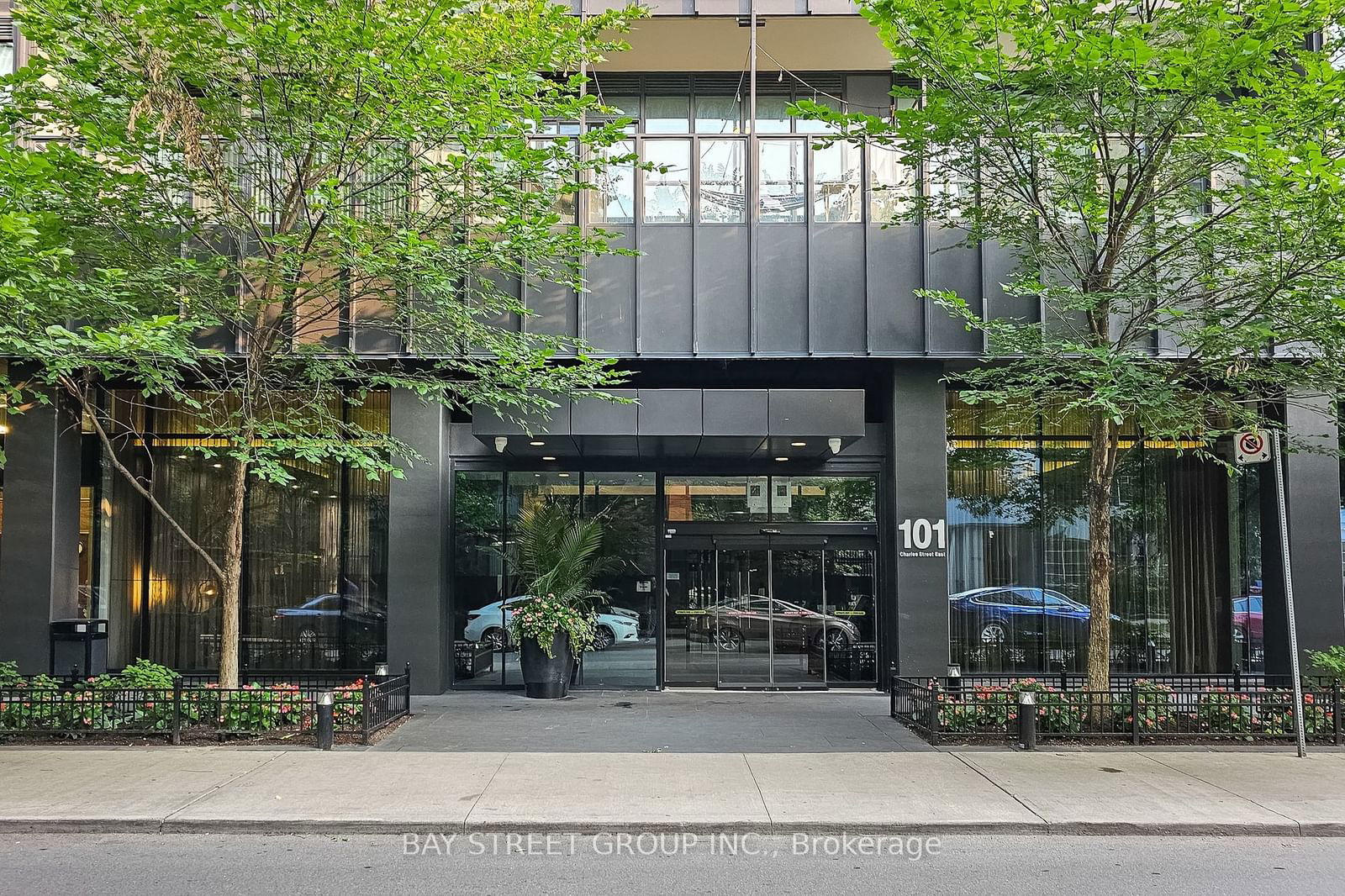 101 Charles St E, unit 2211 for rent