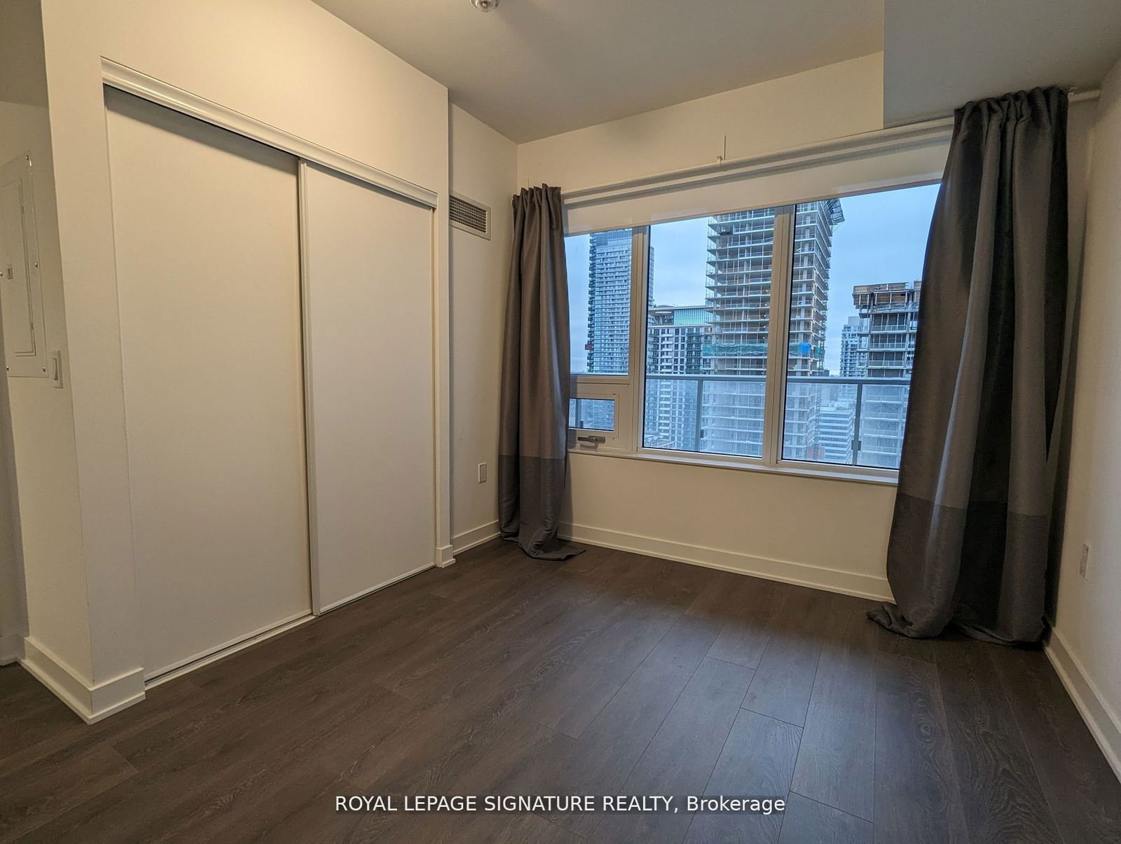 195 Redpath Ave, unit 2511 for rent