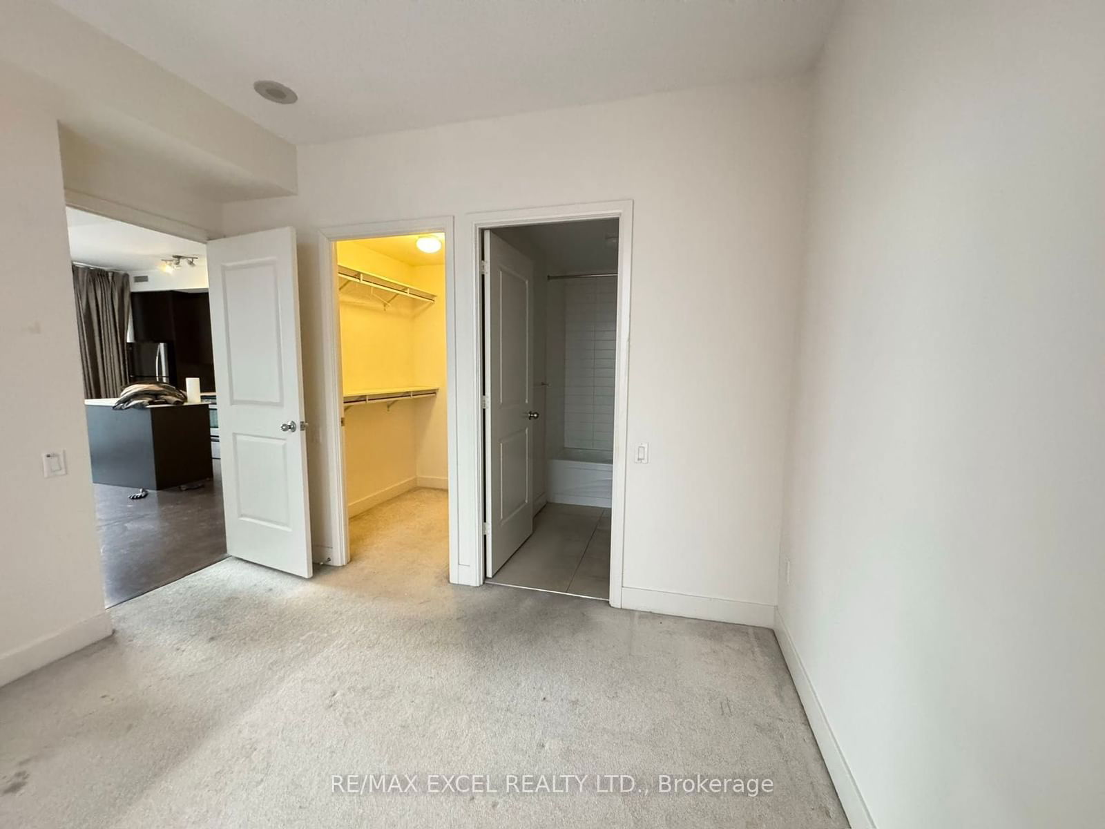 23 Sheppard Ave E, unit 2604 for rent