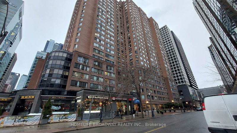 633 Bay St, unit 1903 for rent