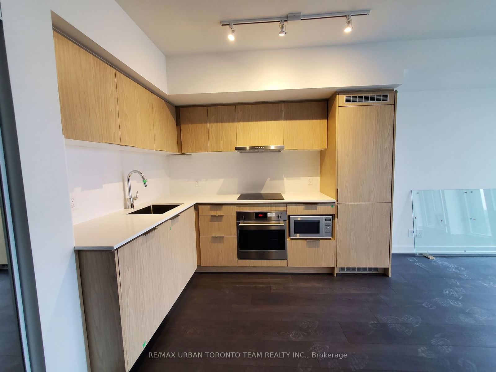 60 Shuter St, unit PH109 for rent