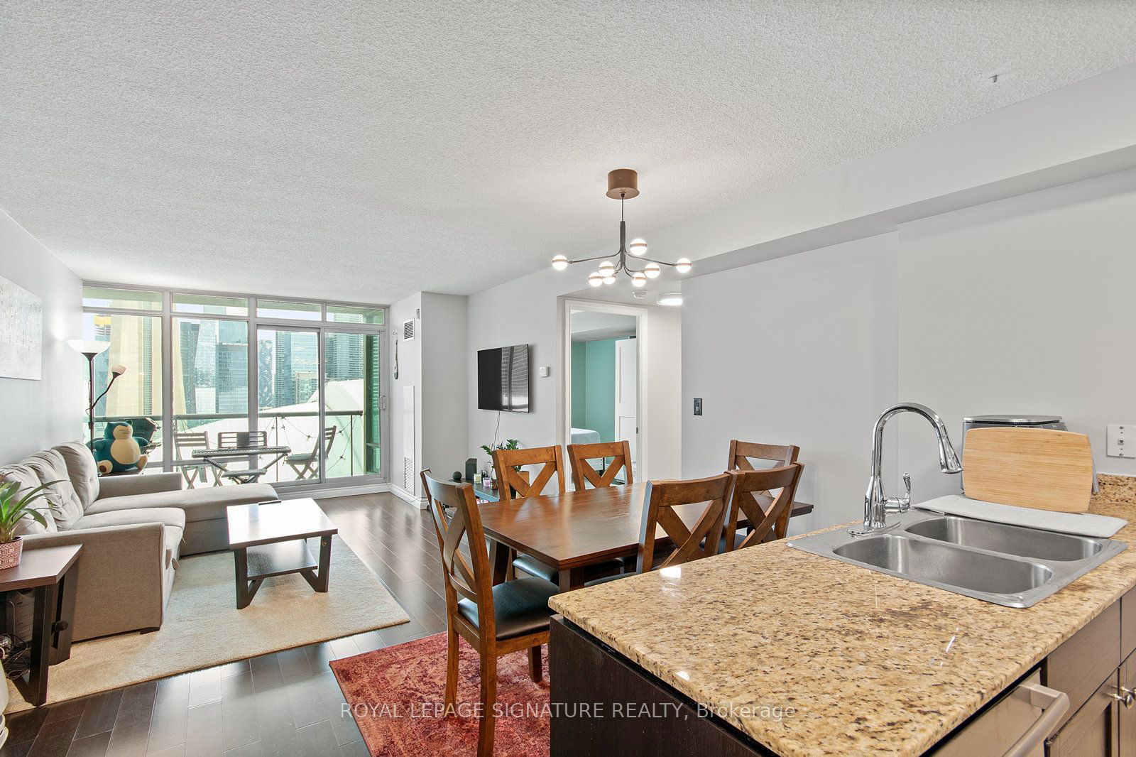 81 Navy Wharf Crt, unit 3502 for rent