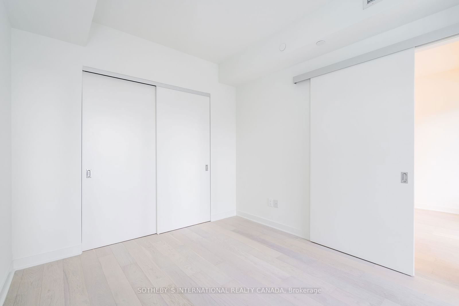 11 Yorkville Ave, unit 1311 for rent