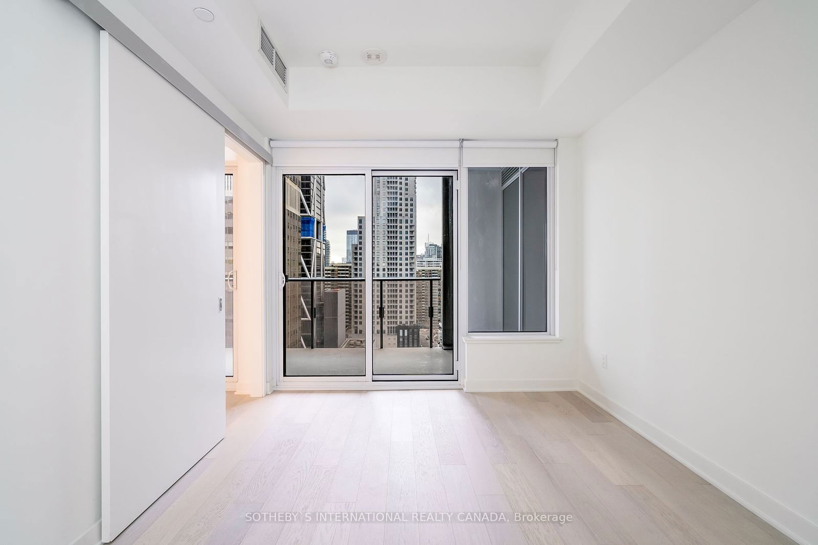 11 Yorkville Ave, unit 1311 for rent