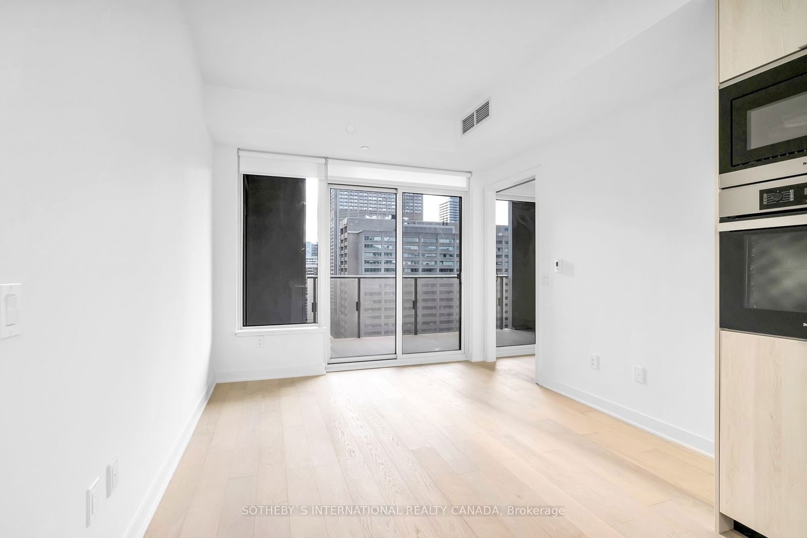 11 Yorkville Ave, unit 1311 for rent