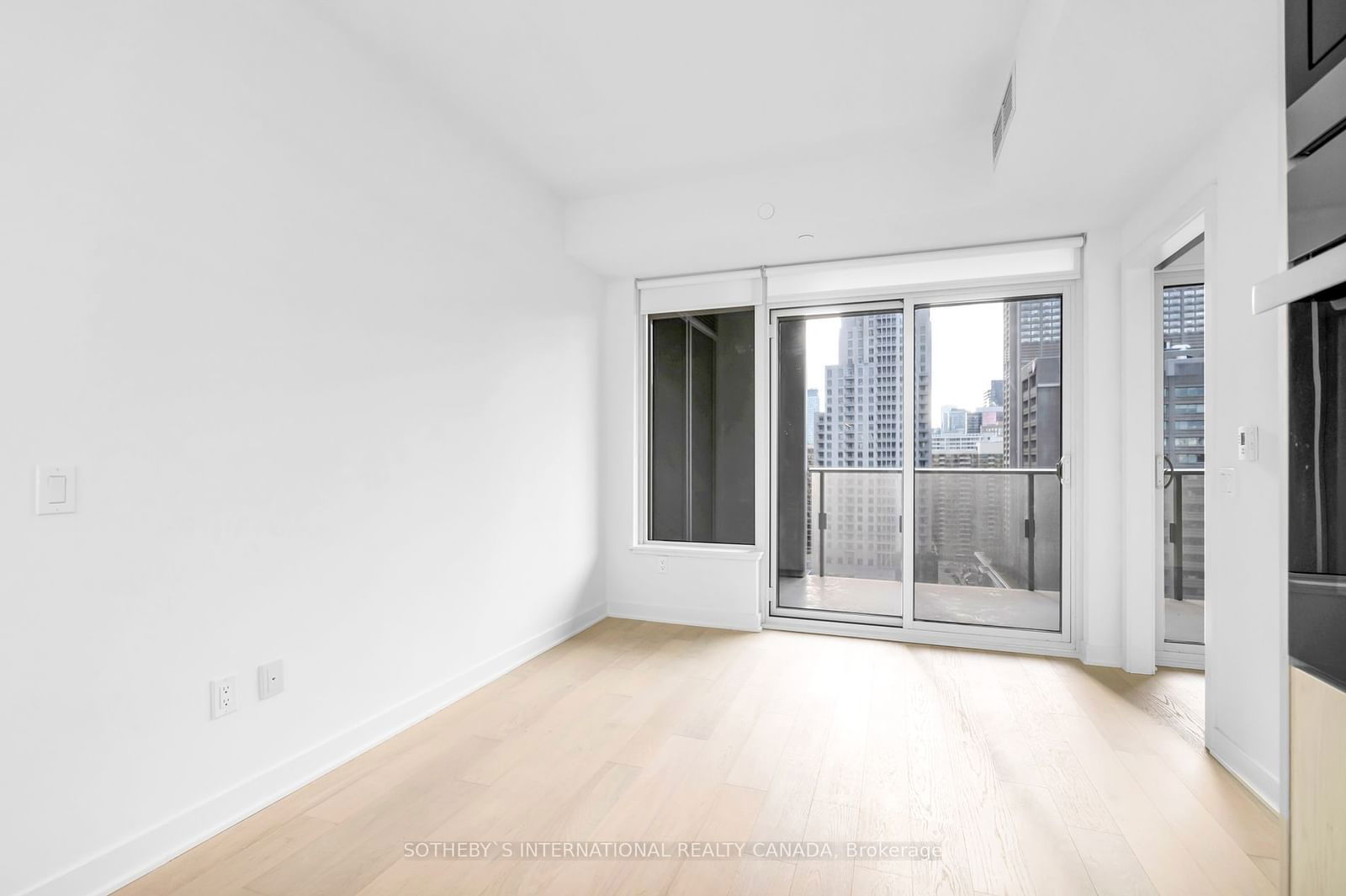 11 Yorkville Ave, unit 1311 for rent