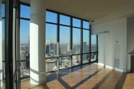 832 Bay St, unit 4103 for rent