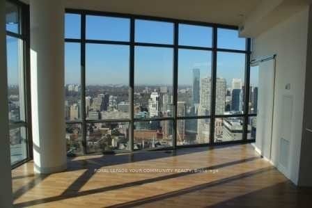 832 Bay St, unit 4103 for rent