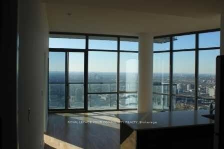 832 Bay St, unit 4103 for rent