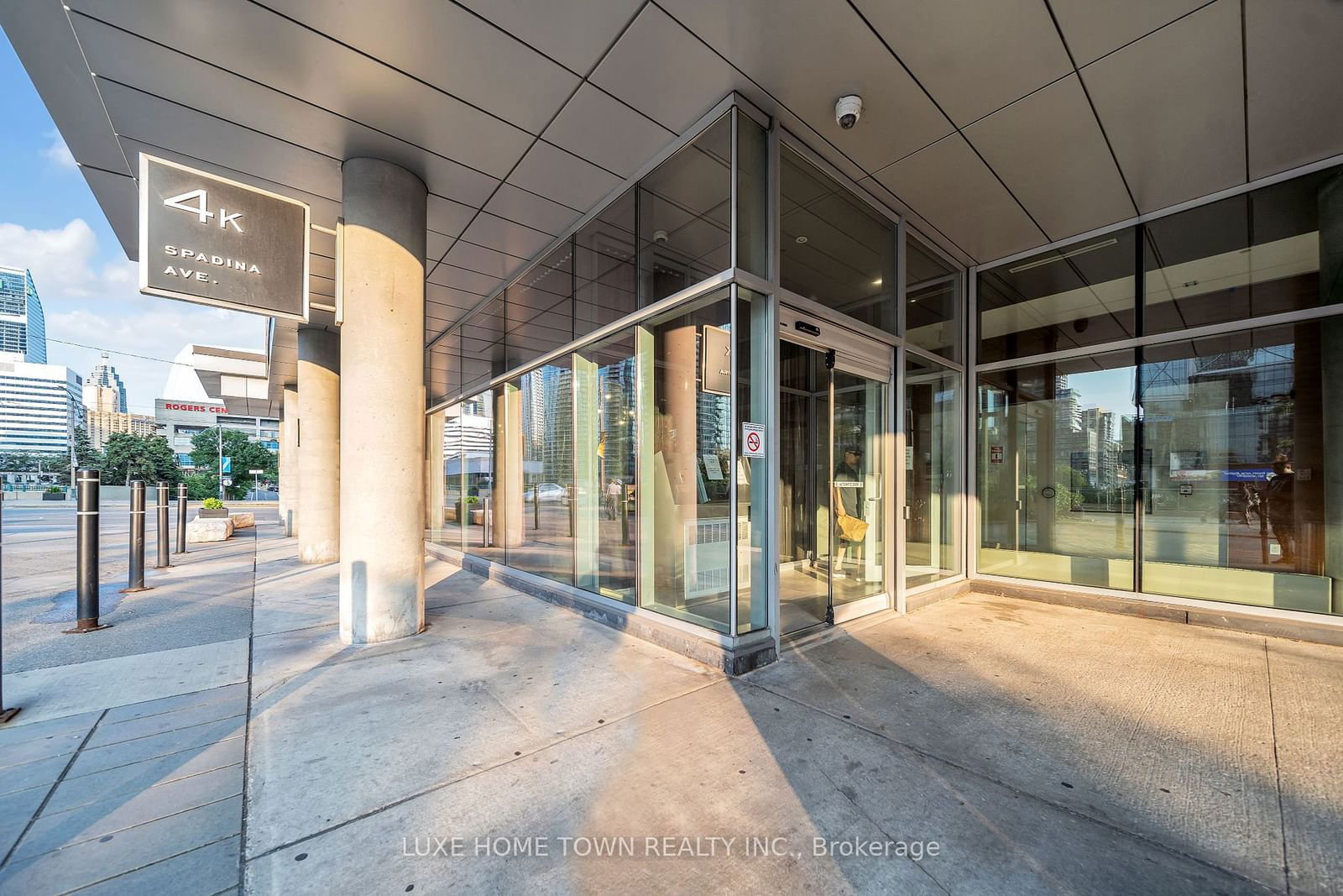 4K Spadina Ave, unit 711 for sale