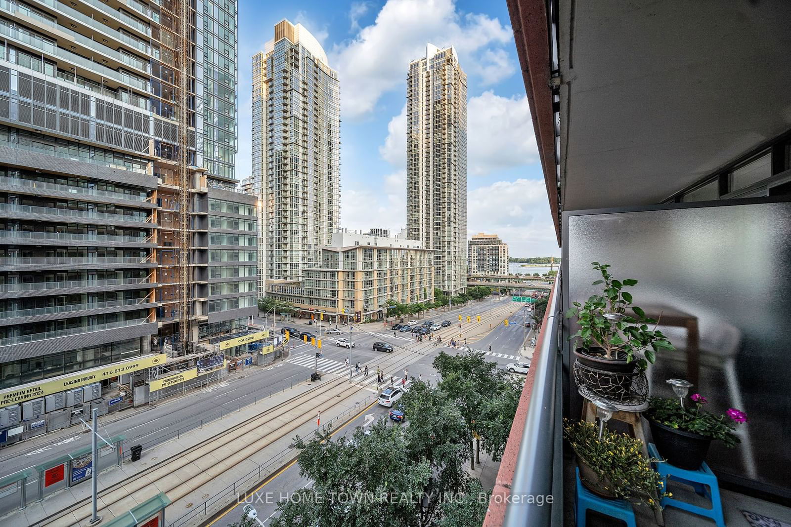 4K Spadina Ave, unit 711 for sale