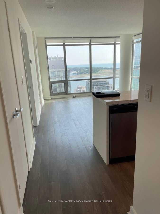 81 Navy Wharf Crt, unit 3305 for rent