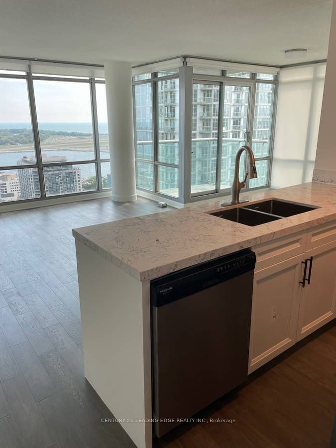 81 Navy Wharf Crt, unit 3305 for rent