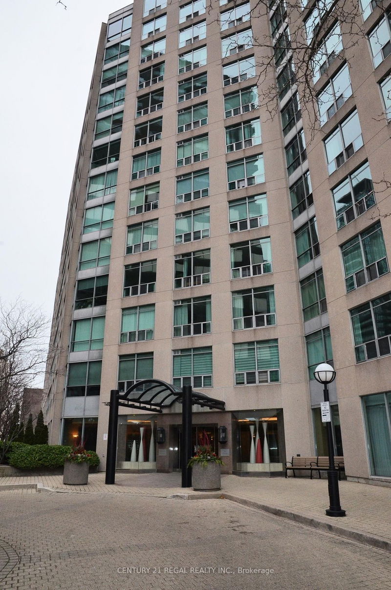 942 Yonge St, unit 113 for rent